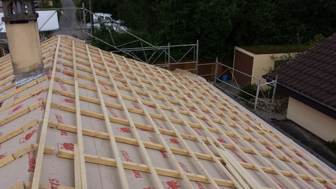 Rénovation complète de toiture - lattage pour tuiles 4mécaniques.jpg